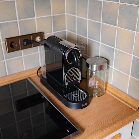 Niki Гестхахт